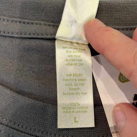 Long sleeve 100% organic cotton tee with limited edition artist series design - Picture 3 of 5